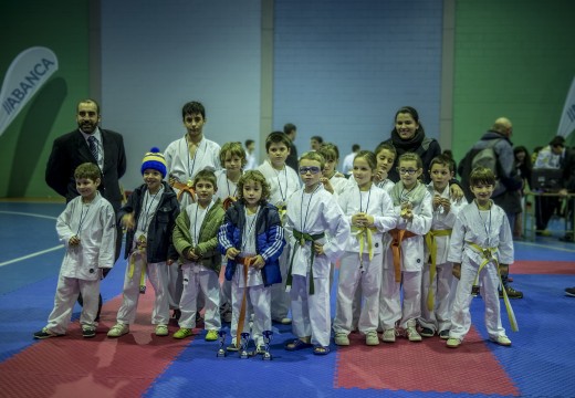 O karateka alevín de Val do Dubra Ángel López Varela, medalla de ouro no XXII Trofeo de Kárate Vila de Negreira